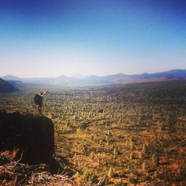 Littlefoot on a lookout point