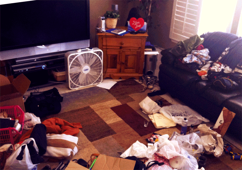 Animated gif: Clutter on the floor disappearing